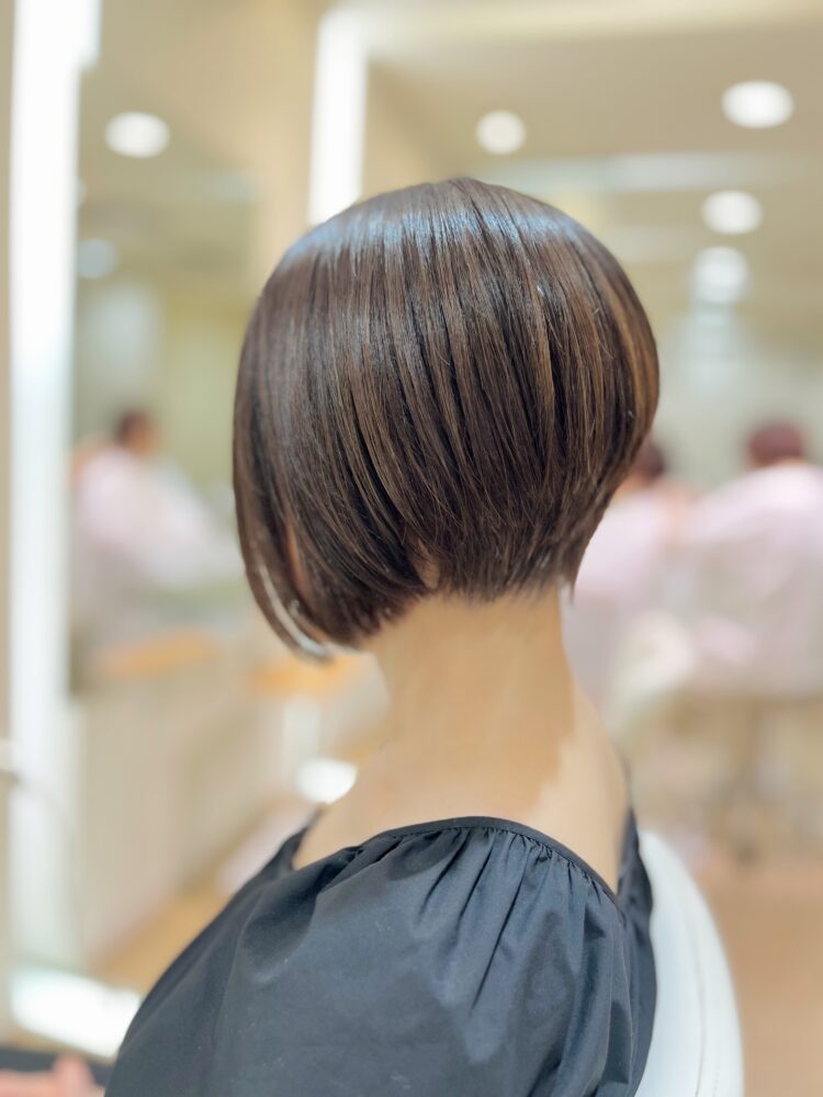 首元がきれいに見えるショートボブ